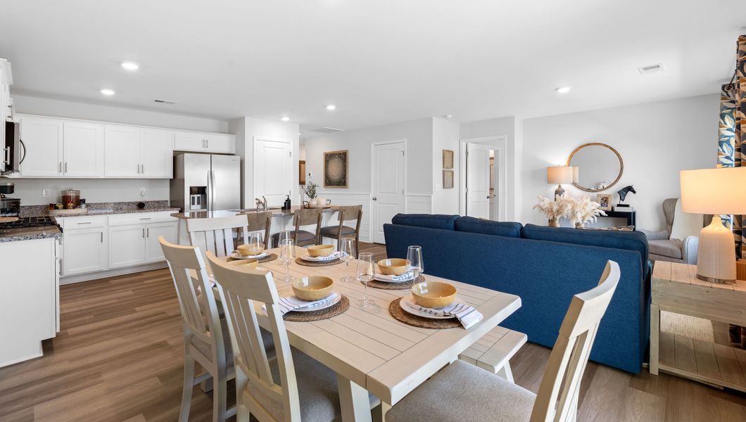 Representative furnished interior of a home built from the Freeport by D.R. Horton in Cascade Point, Seneca (Image 16).