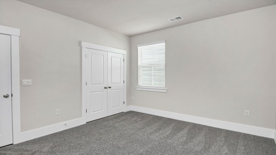 Spacious, unfurnished interior of a new home in Livingston Woods, Irmo (Image 21).