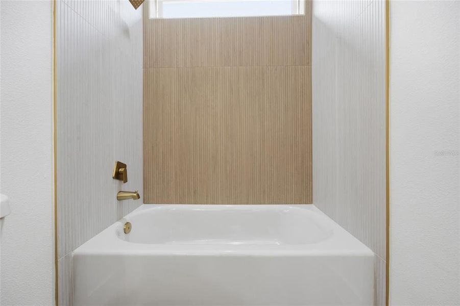 Close-up of interior finishes inside a home in , Dunnellon (Image 19).