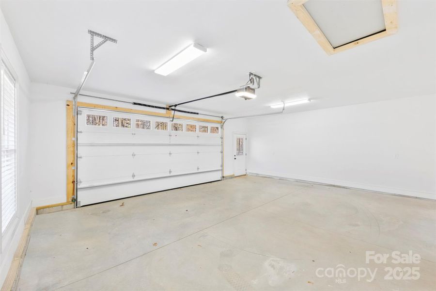 Spacious, unfurnished interior of a new home in , Belmont (Image 33).