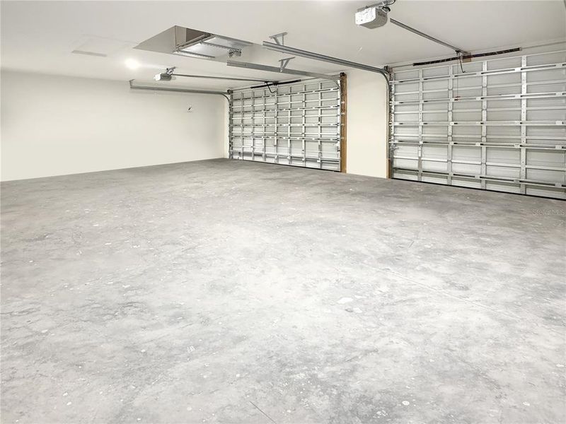 Spacious, unfurnished interior of a new home in , Port Charlotte (Image 18).
