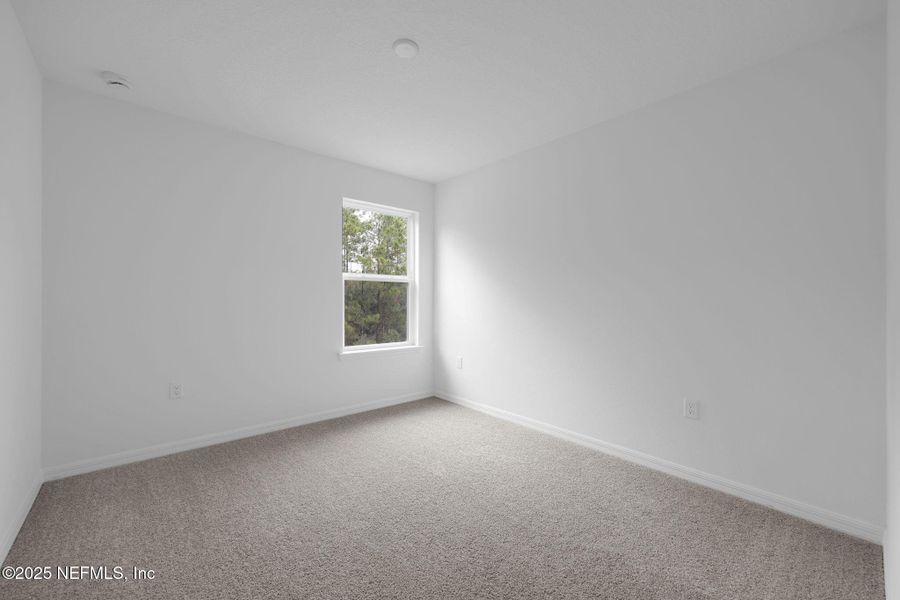 Spacious, unfurnished interior of a new home in Hyland Trail, Green Cove Springs (Image 24).