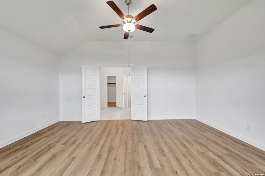 Spacious, unfurnished interior of a new home in Legacy Hills, San Antonio (Image 35).