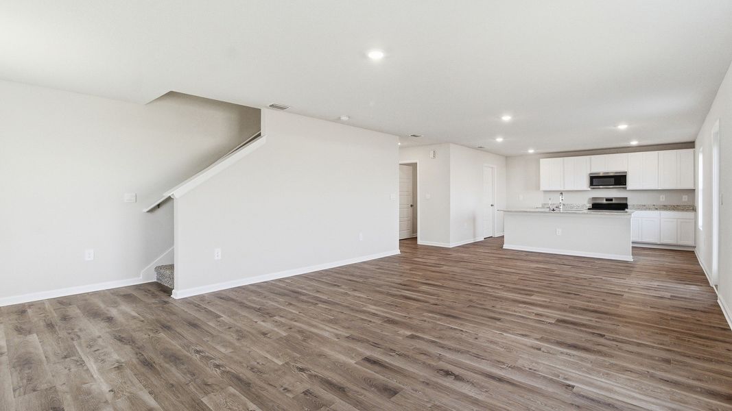 Spacious, unfurnished interior of a new home in Wesley Park, Crawfordville (Image 21).
