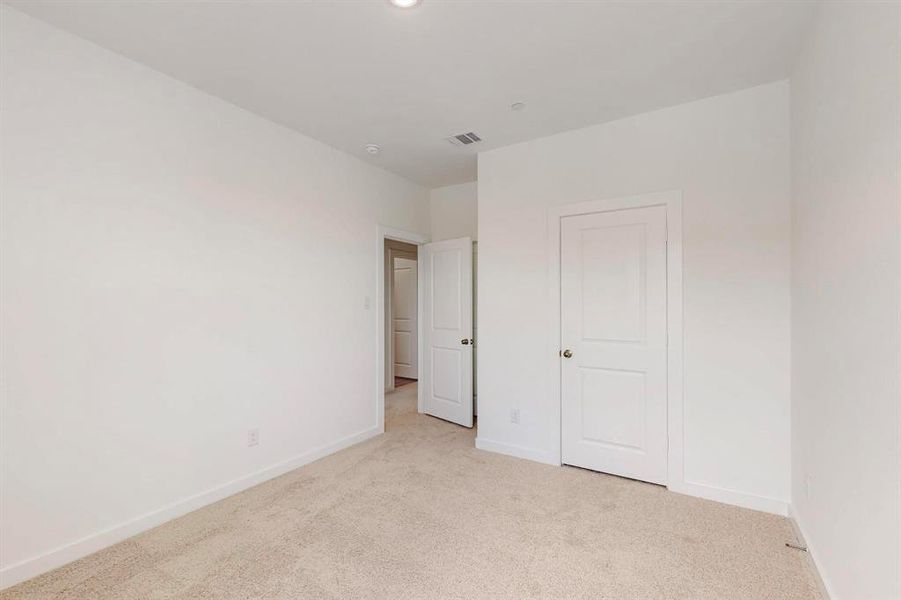 Spacious, unfurnished interior of a new home in Solterra Texas, Mesquite (Image 18).