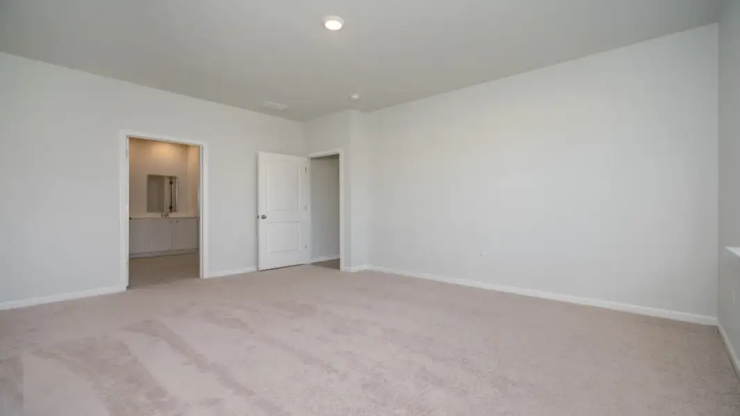 Representative unfurnished interior of a home built from the Elle by D.R. Horton in Brookside, Richlands (Image 23).