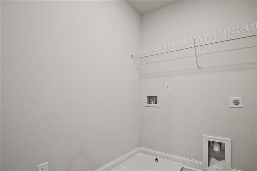 Spacious, unfurnished interior of a new home in Somerset at Riverbrook, Gainesville (Image 20).