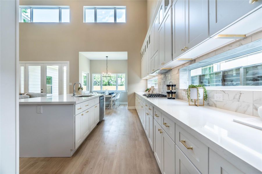 Kitchen - Previous Build for Fixture and Finish Reference