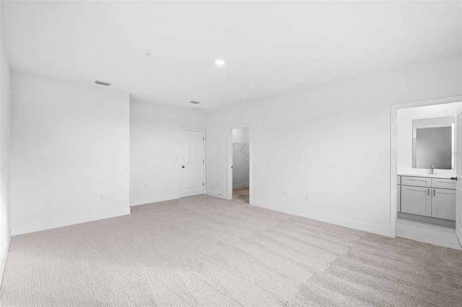 Spacious, unfurnished interior of a new home in Magnolia Reserve, Ocoee (Image 17). Spacious, unfurnished interior of a new home in Magnolia Reserve, Ocoee (Image 17).