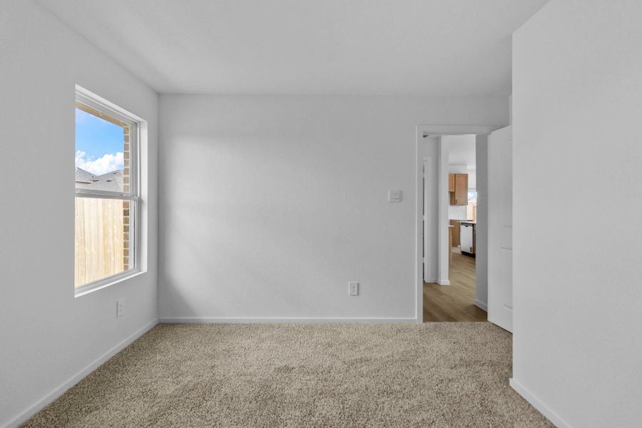 Spacious, unfurnished interior of a new home in Cypress Green, Tomball (Image 18).