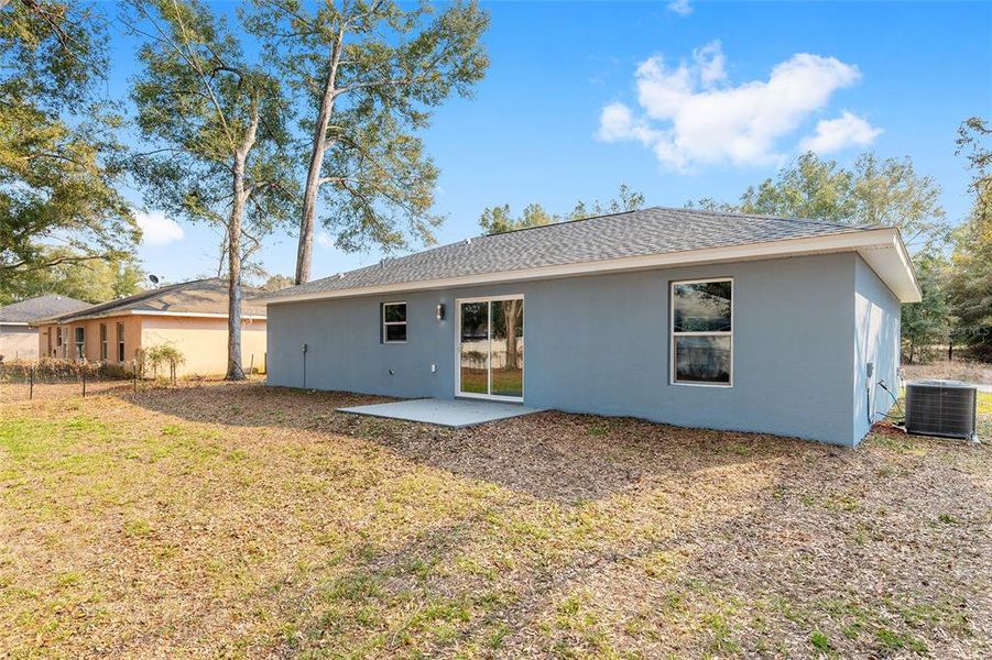 Exterior details and patio area of a home in , Dunnellon (Image 24).