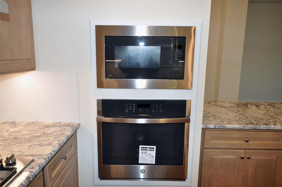 Built in Self cleaning oven with microwave above.