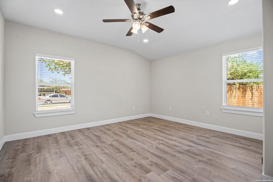 Spacious, unfurnished interior of a new home in , San Antonio (Image 14).