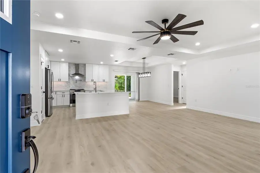 Spacious, unfurnished interior of a new home in , Weeki Wachee (Image 36).