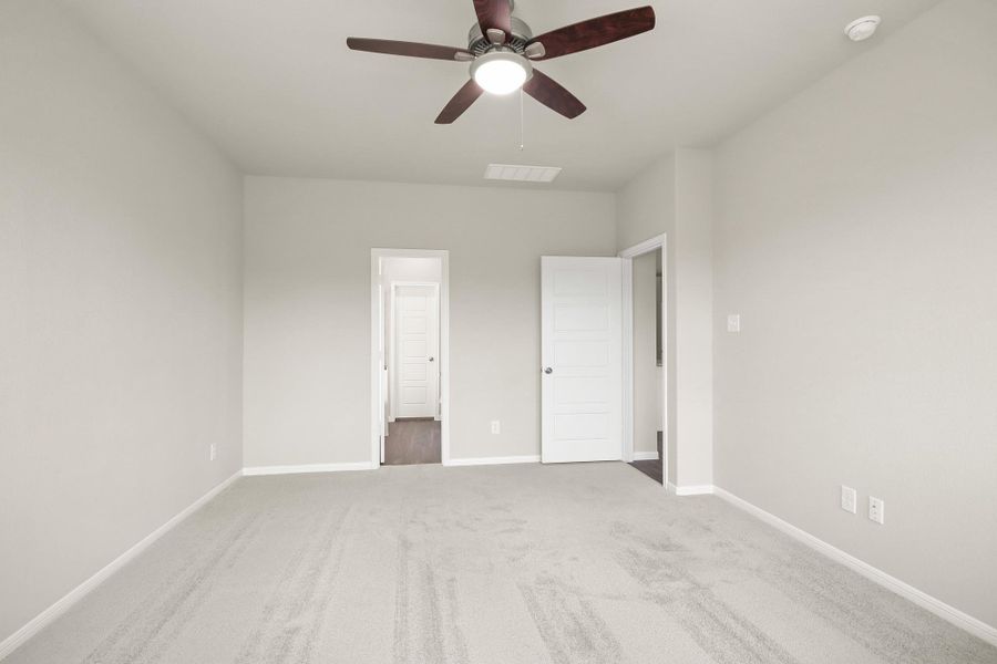 Spacious, unfurnished interior of a new home in Mackenzie Creek, Conroe (Image 12). Spacious, unfurnished interior of a new home in Mackenzie Creek, Conroe (Image 12).