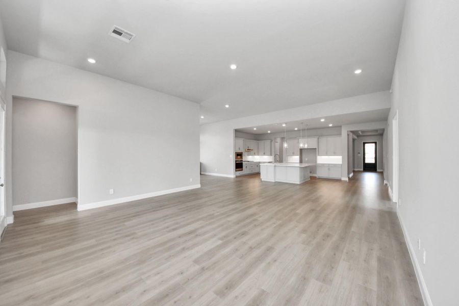 Spacious, unfurnished interior of a new home in ARTAVIA: Hilltop Collection, Conroe (Image 13). Spacious, unfurnished interior of a new home in ARTAVIA: Hilltop Collection, Conroe (Image 13).