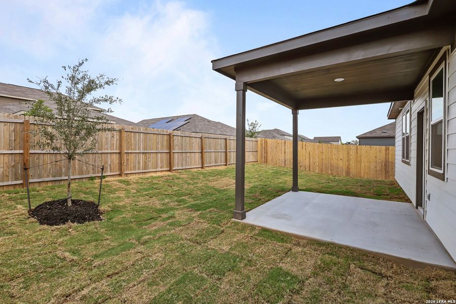 Exterior details and patio area of a home in Hiddenbrooke, Seguin (Image 23).