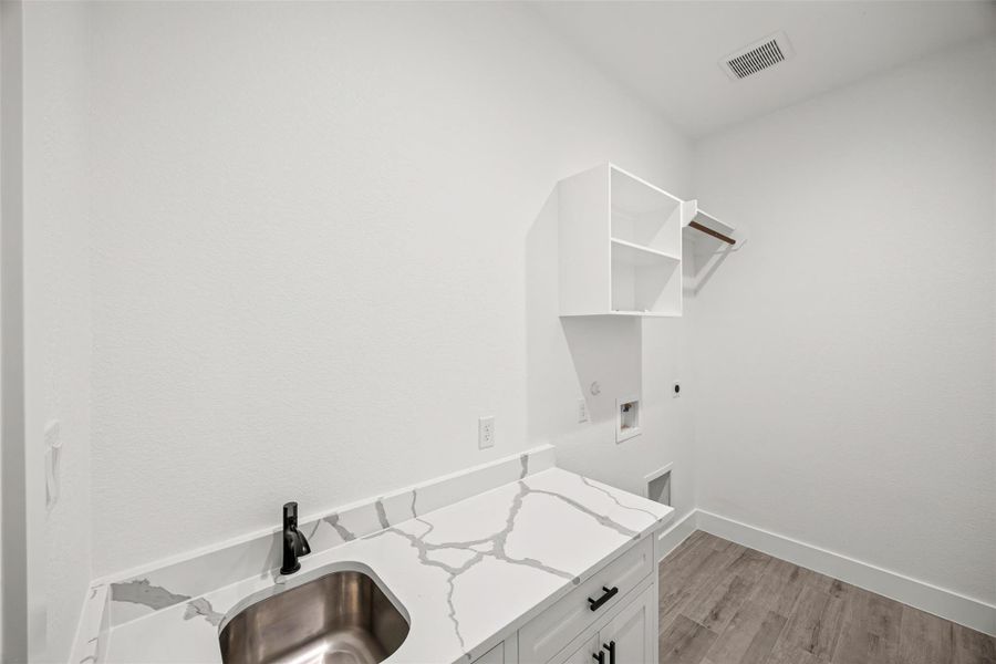 Spacious, unfurnished interior of a new home in , Dayton (Image 20).