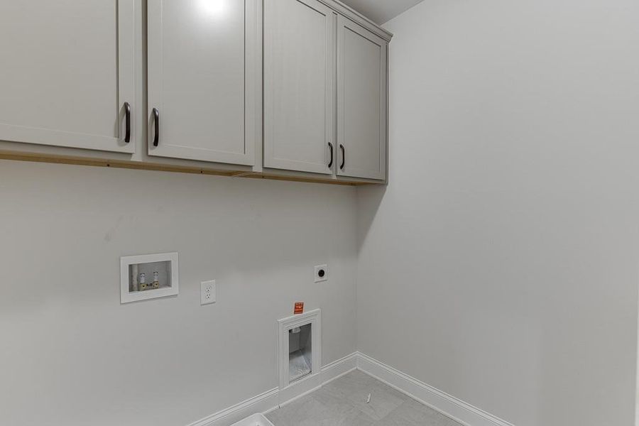 Furnished interior view inside a new home in , Jefferson (Image 7).