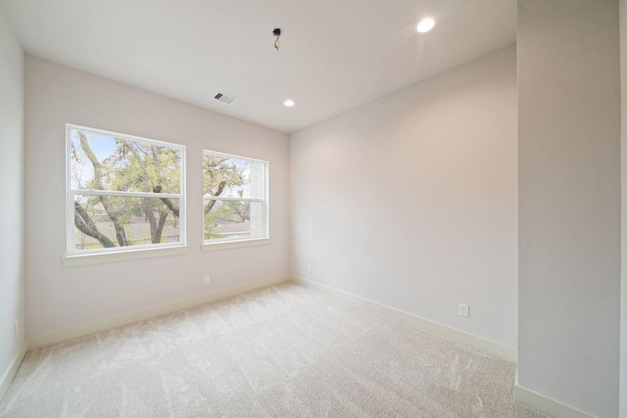 Spacious, unfurnished interior of a new home in , Houston (Image 23).
