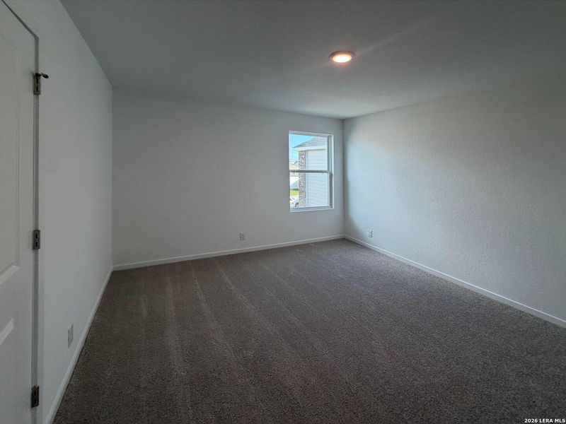 Spacious, unfurnished interior of a new home in Hennersby Hollow, San Antonio (Image 13). Spacious, unfurnished interior of a new home in Hennersby Hollow, San Antonio (Image 13).
