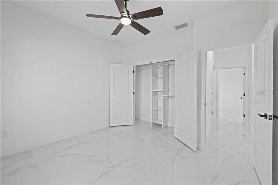 Spacious, unfurnished interior of a new home in , Cape Coral (Image 34).