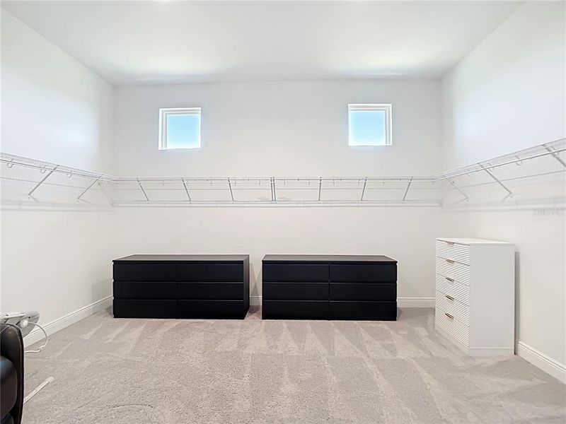 Spacious, unfurnished interior of a new home in Hampton Lakes, Sarasota (Image 21). Spacious, unfurnished interior of a new home in Hampton Lakes, Sarasota (Image 21).