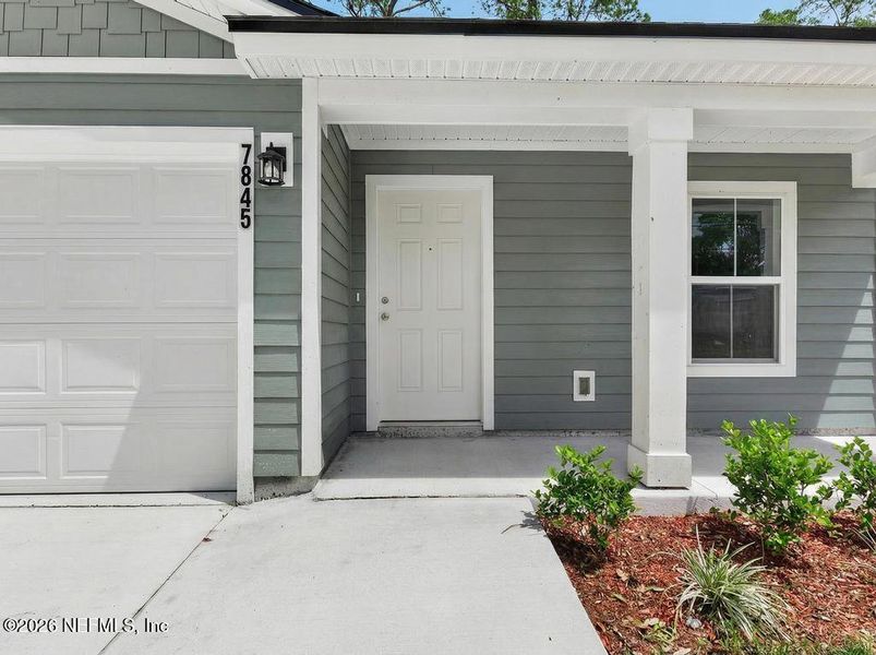 Exterior details and patio area of a home in , Jacksonville (Image 40).