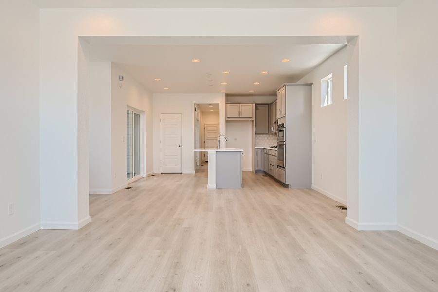Spacious, unfurnished interior of a new home in The Aurora Highlands, Aurora (Image 19).