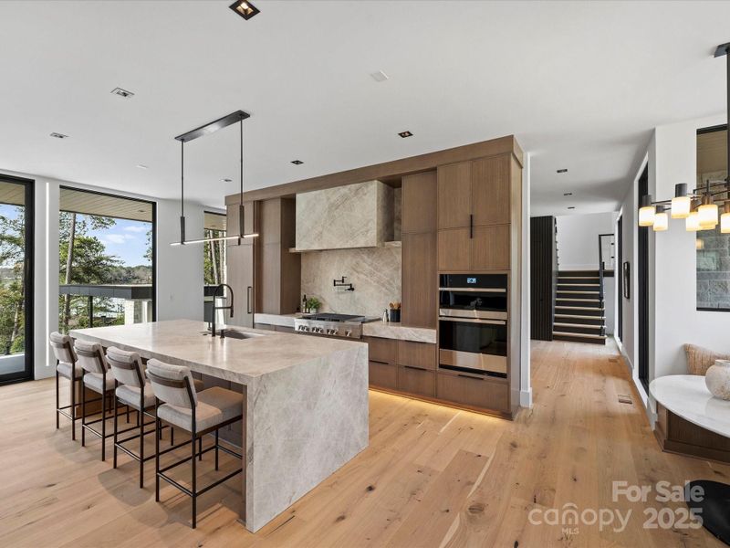 Kitchen with breakfast area & built in seating