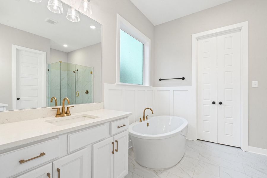 Furnished interior view inside a new home in Lockwood, Collierville (Image 10).