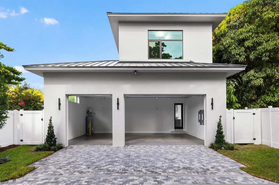 Garage 2