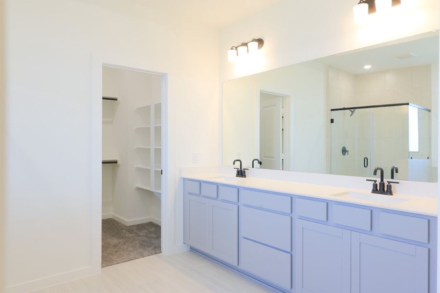 Furnished interior view inside a new home in Emberly  45', Beasley (Image 11).