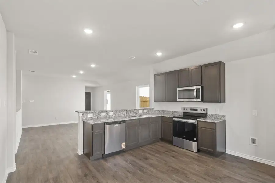 Furnished interior view inside a new home in Hanna Ranch, Everman (Image 8).
