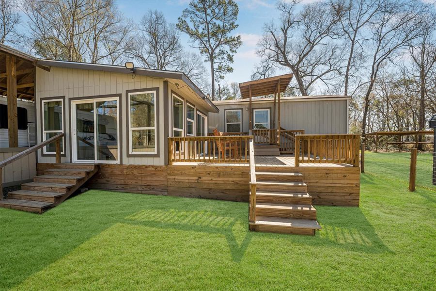 Exterior details and patio area of a home in , Coldspring (Image 25).