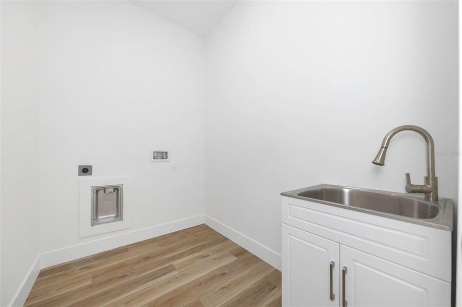 Spacious, unfurnished interior of a new home in , Dunedin (Image 35).