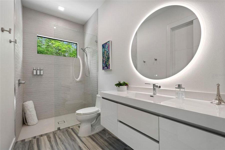 Furnished interior view inside a new home in , Windermere (Image 63).