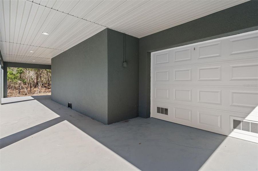 Exterior details and patio area of a home in , Webster (Image 4).