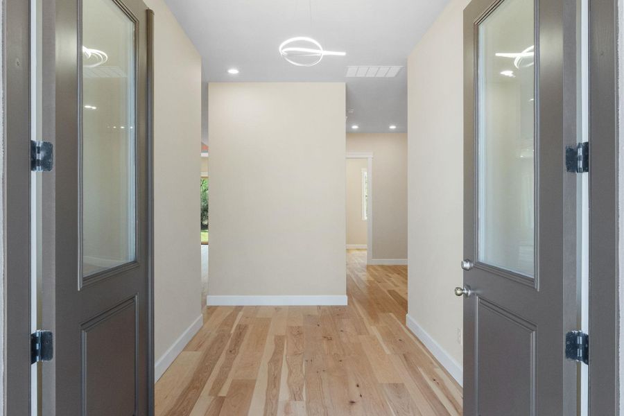 Spacious, unfurnished interior of a new home in , Horseshoe Bay (Image 20). Spacious, unfurnished interior of a new home in , Horseshoe Bay (Image 20).