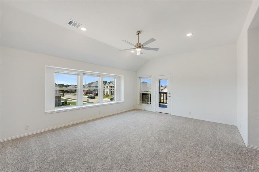 Spacious, unfurnished interior of a new home in Hampton Park, Glenn Heights (Image 25).