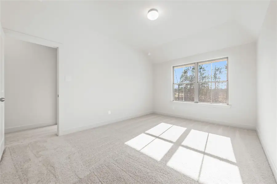 Spacious, unfurnished interior of a new home in ARTAVIA®, Conroe (Image 20).