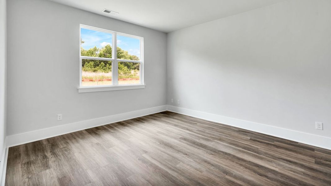 Spacious, unfurnished interior of a new home in Rolling Hills, Bolivia (Image 27).