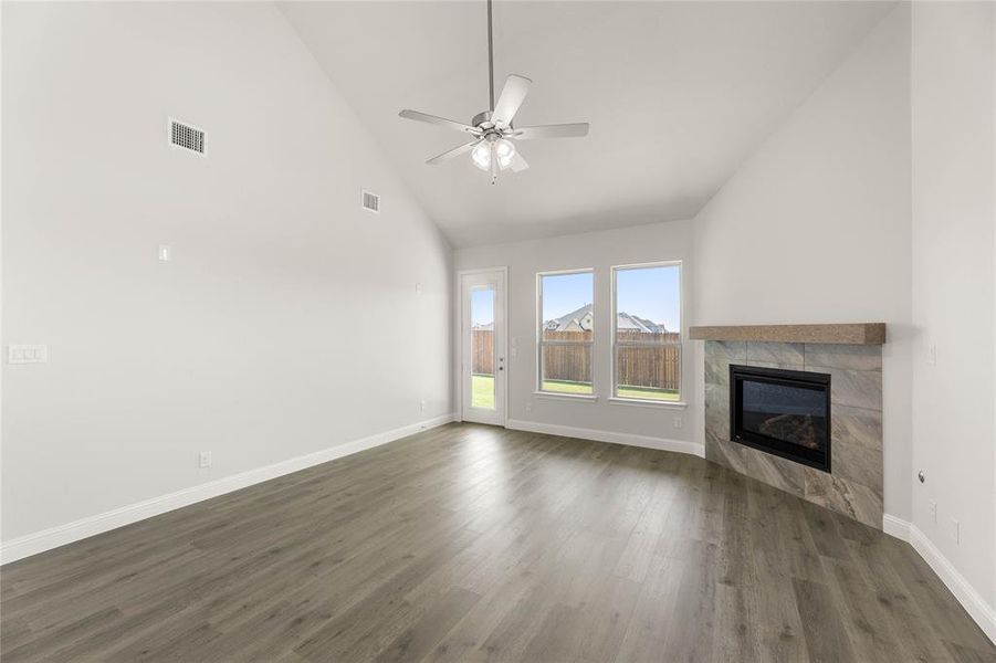 8917 Cisco-Living Room-2 8917 Cisco-Living Room-2