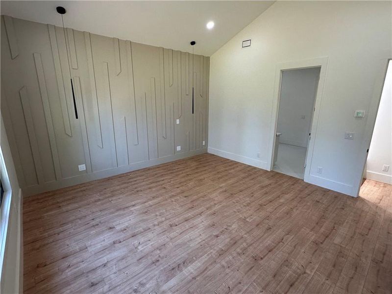 Spacious, unfurnished interior of a new home in , Atlanta (Image 18).