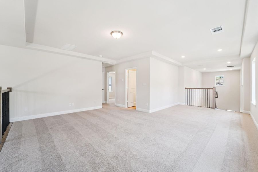 Spacious, unfurnished interior of a new home in Evergreen 40', Conroe (Image 26).