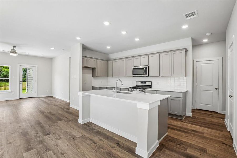 Furnished interior view inside a new home in Ambergrove, Royse City (Image 10).