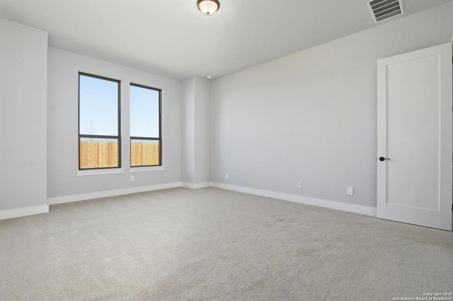 Spacious, unfurnished interior of a new home in Haby Hill 50s, San Antonio (Image 45). Spacious, unfurnished interior of a new home in Haby Hill 50s, San Antonio (Image 45).