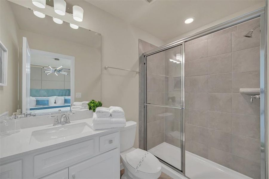 Furnished interior view inside a new home in , Clermont (Image 30).