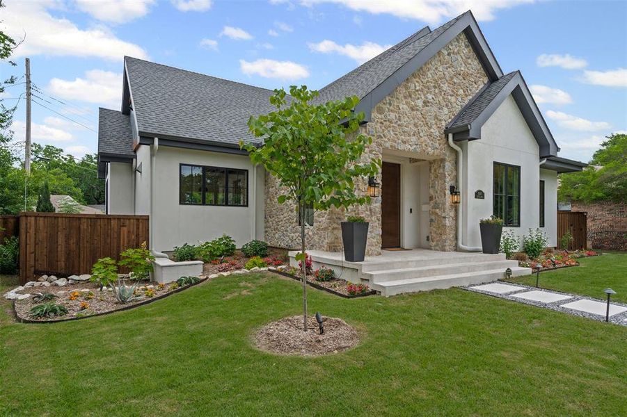 Front exterior of a new home in , Dallas, TX, highlighting curb appeal (Image 26). Front exterior of a new home in , Dallas, TX, highlighting curb appeal (Image 26).