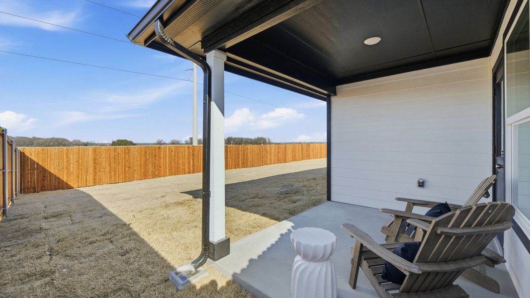 Representative exterior details of a home built from the Texas Cali by D.R. Horton in Dry Creek, Bridgeport (Image 3).